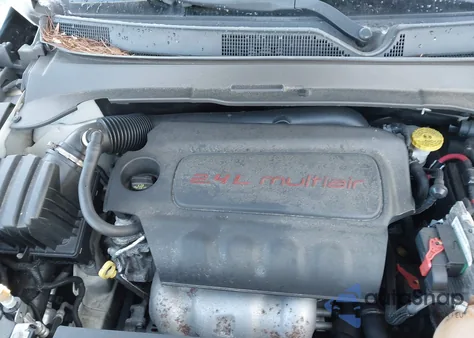 2018 Jeep Compass Latitude 4X4 z USA, uszkodzony, nr VIN 3C4NJDBB5JT144320